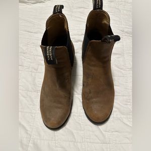Blundstone heeled boots #1673 size 9